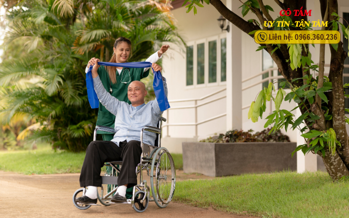 Giúp việc chăm người già: An tâm và tận tâm trên từng khoảnh khắc