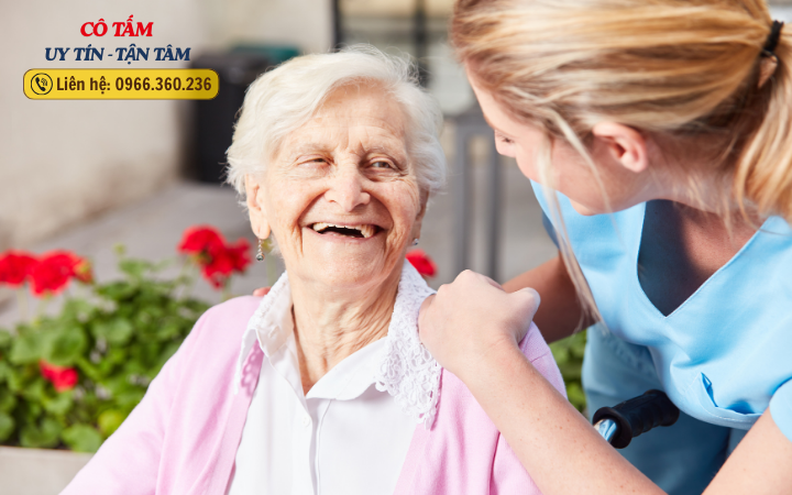 Giúp việc chăm người già: Đầu tư cho tương lai an lành.