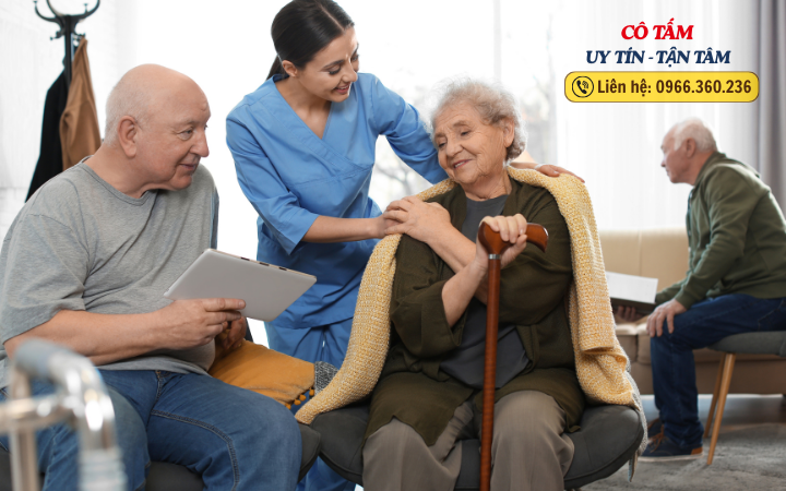 Giúp việc chăm người già: Những ngần ngại thường gặp đến đâu?