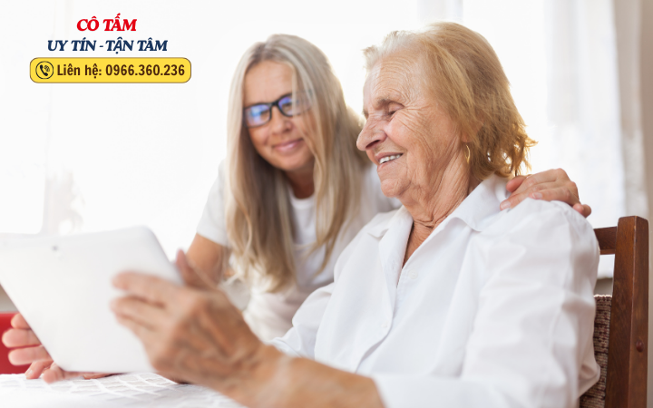 Dịch vụ giúp việc chăm người già: Đừng để thiếu hiểu biết.