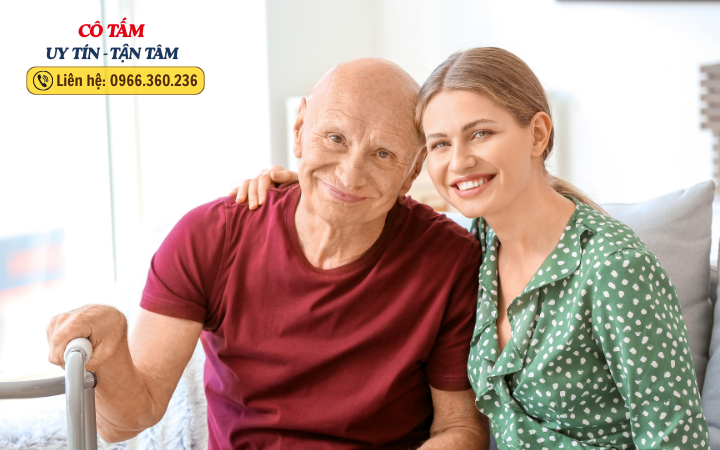 Tâm lý người giúp việc chăm người già bạn cần biết