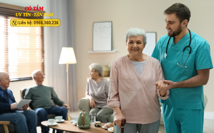 Thực trạng thị trường giúp việc chăm người già hiện nay.