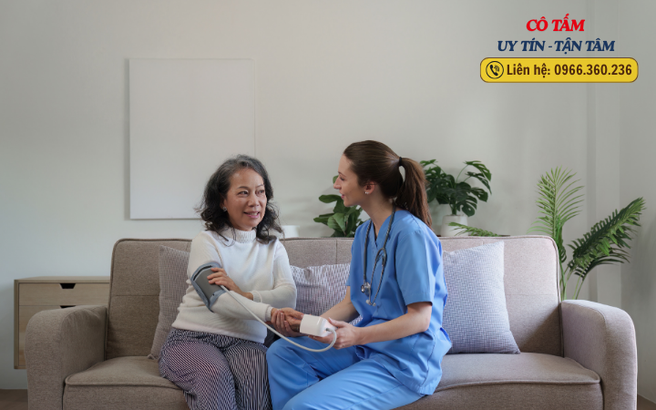 Ứng dụng công nghệ vào giúp việc chăm người già.