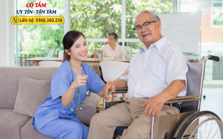 Giúp việc chăm người già: Dịch vụ nào tốt nhất hiện nay?