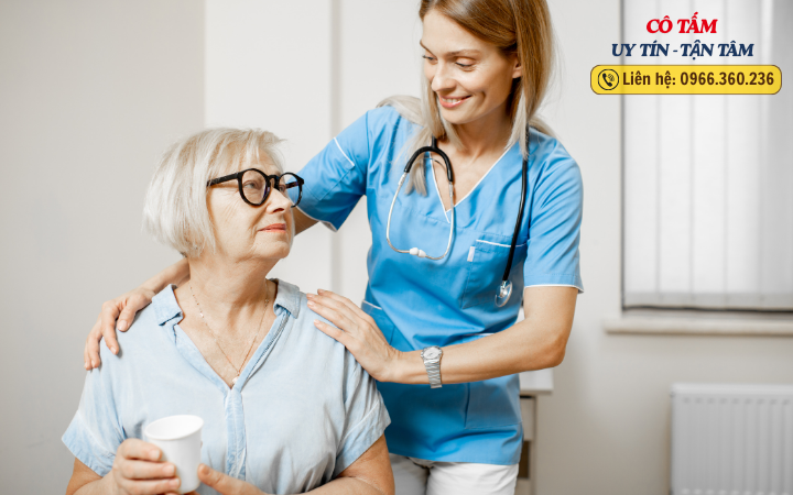 Yếu tố tâm lý trong giúp việc chăm người bệnh không thể bỏ qua