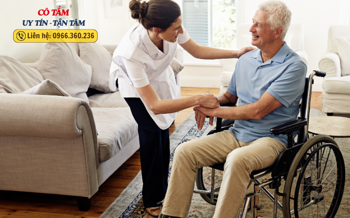 Chăm sóc người bệnh tận tình từ góc nhìn của người giúp việc.