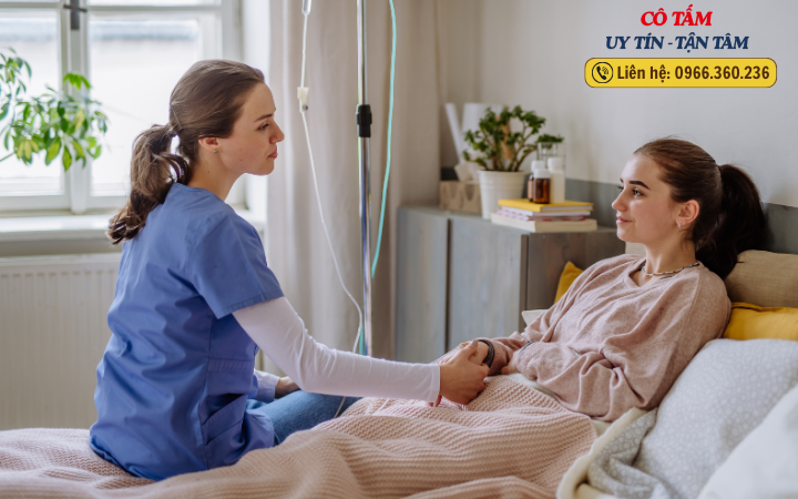 Chăm sóc người bệnh tại nhà: Giúp việc đã làm gì?