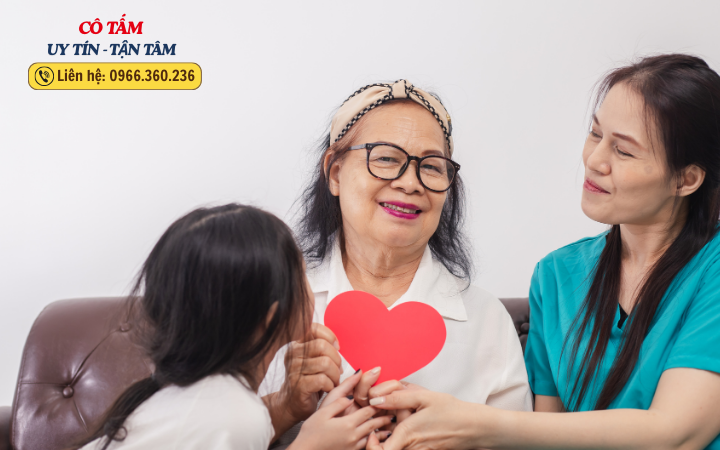 Giúp việc chăm người bệnh: Lắng nghe tâm tư người bệnh