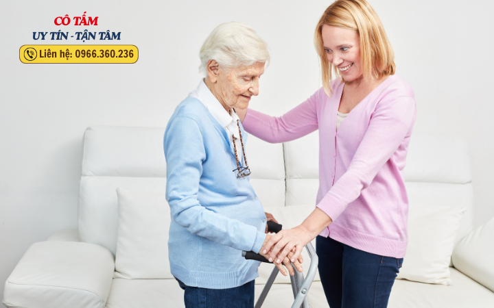 Nghệ thuật chăm sóc người bệnh tại nhà của người giúp việc.