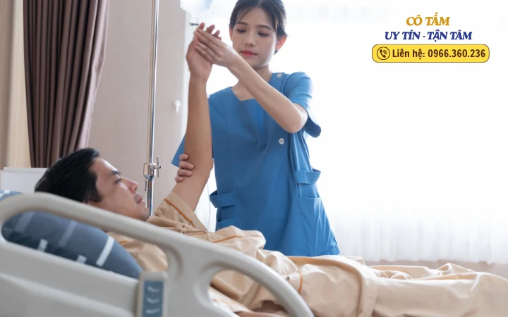 Giúp việc chăm người ốm: Tầm quan trọng của ngành dịch vụ