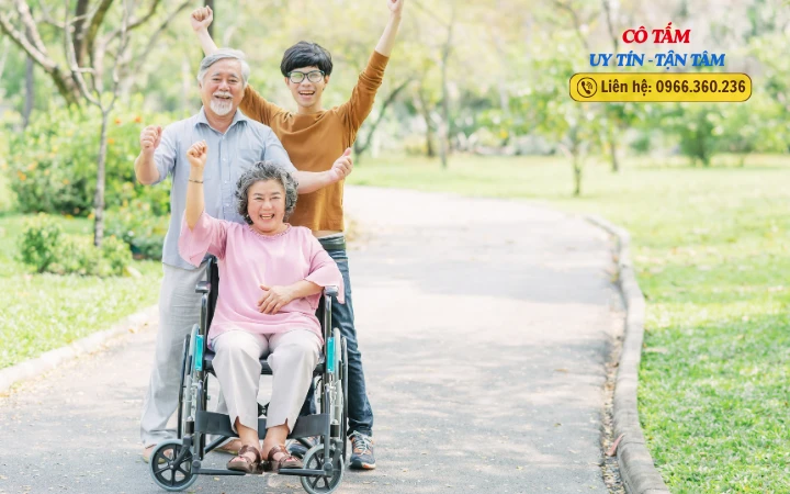 Cách kiểm tra năng lực của người giúp việc chăm người già