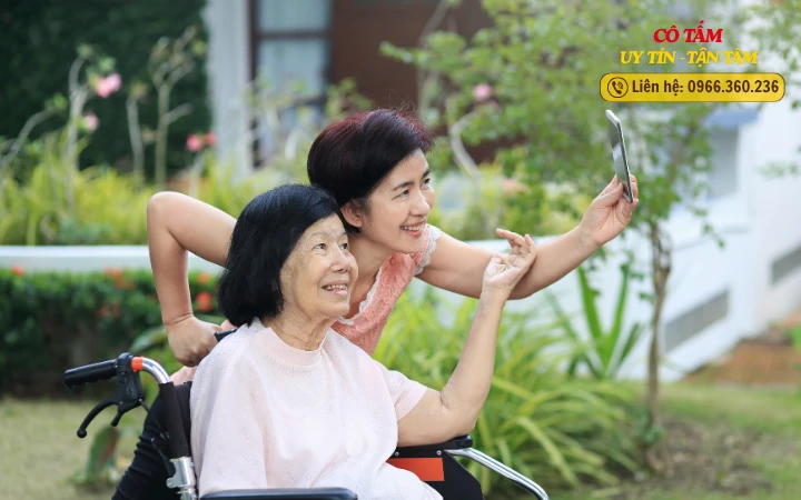 Giúp việc chăm người già: Dịch vụ uy tín nhất Hà Nội