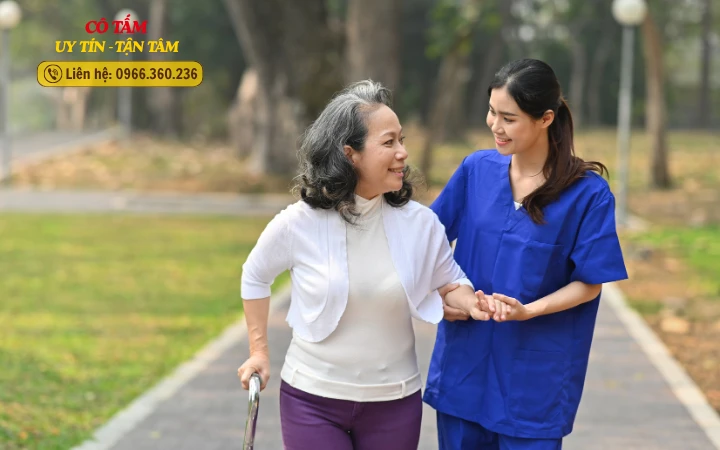 Giúp việc chăm người già - Dịch vụ thiết thực nhất