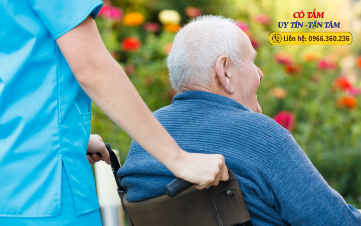 Giúp việc chăm người già: Trung tâm uy tín, nổi bật nhất