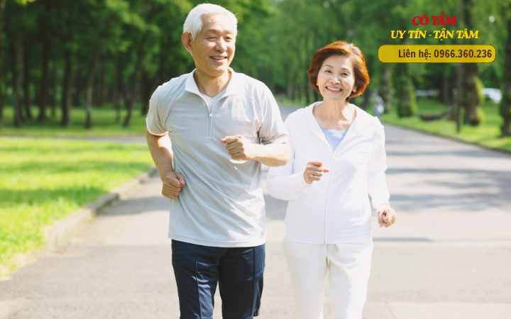 Giúp việc chăm người già và phương pháp chăm sóc tinh tế