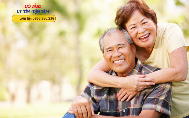 Giải pháp giúp việc chăm người già cho gia đình bận rộn