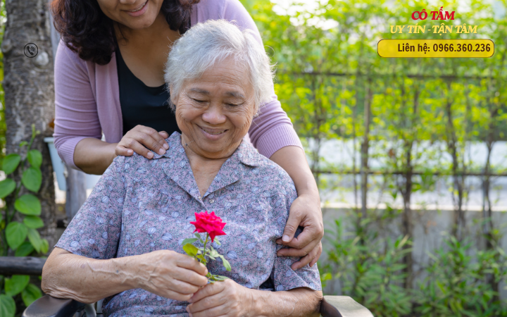 Giúp việc chăm người già: Lựa chọn tốt cho người cao tuổi