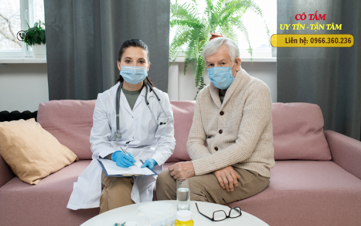 Khẳng định giá trị sống nhờ giúp việc chăm người bệnh