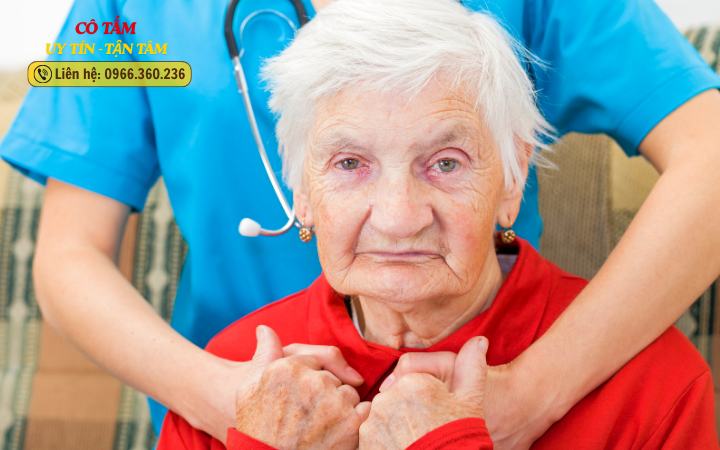 Dịch vụ hỗ trợ tìm người giúp việc chăm người già tại Hà Nội.