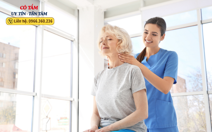 Giúp việc chăm sóc người già uy tín, dịch vụ nổi bật hiện nay