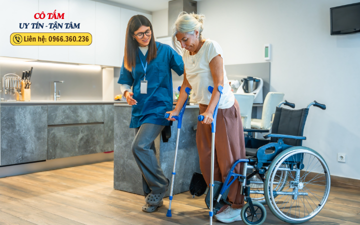 Chọn lựa dịch vụ giúp việc chăm sóc người già hợp lý nhất