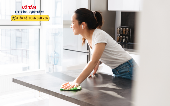 Tìm người giúp việc gấp: Đằng sau những tiếng cười & nước mắt