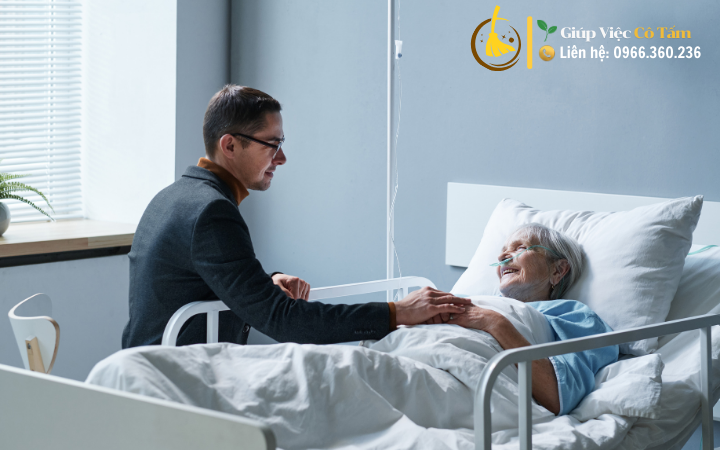 Tìm người giúp việc trông người già uy tín tại Hà Nội.