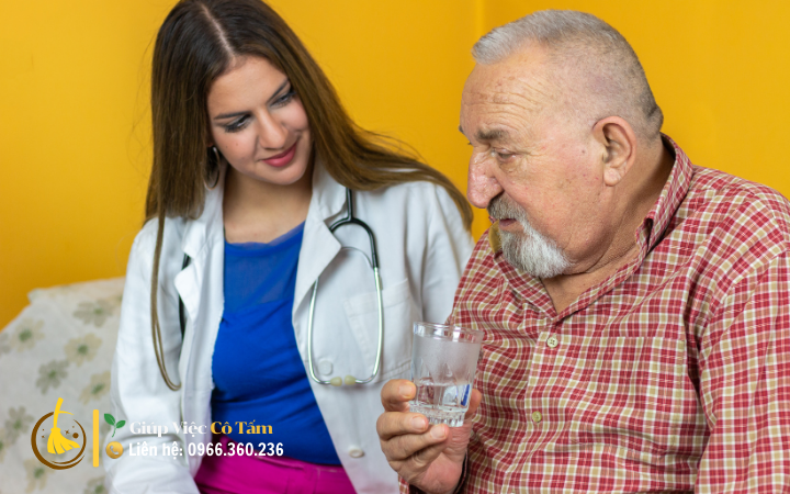 Tìm người giúp việc trông người già trong thời kỳ dịch bệnh.