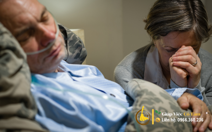 Tư vấn chọn giúp việc chăm người già Hà Nội cho người mới