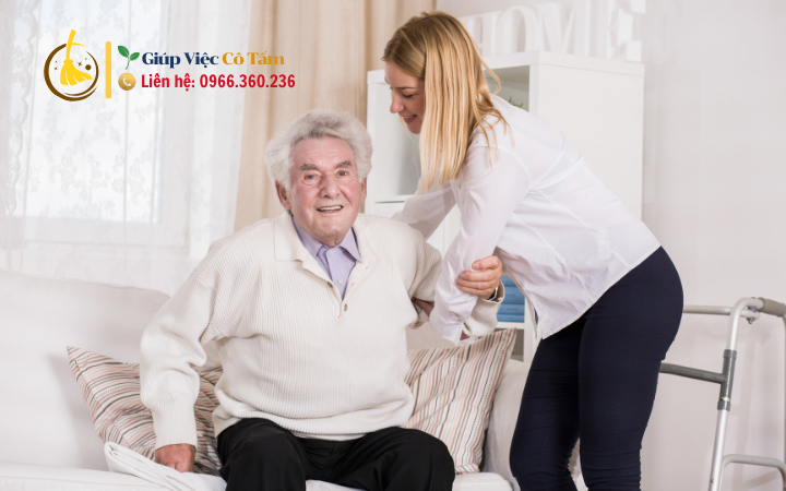 Giúp đỡ gần gũi với dịch vụ chăm sóc người già tại nhà. Dịch vụ chăm sóc người già tại nhà không chỉ đơn thuần là hỗ trợ sinh hoạt mà còn là cầu nối mang đến sự an tâm, gần gũi và yêu thương giữa các thế hệ trong gia đình. Khi xã hội ngày càng phát triển, nhu cầu chăm sóc người cao tuổi tại nhà cũng ngày càng tăng cao, đặc biệt tại các đô thị lớn. Bài viết này sẽ cung cấp góc nhìn toàn diện về dịch vụ chăm sóc người già tại nhà, từ lợi ích thiết thực, vai trò của người chăm sóc, đến cách lựa chọn đơn vị uy tín và những lưu ý cần biết để đảm bảo chất lượng sống tốt nhất cho người thân yêu của bạn. Hãy cùng tìm hiểu chi tiết qua từng mục dưới đây.