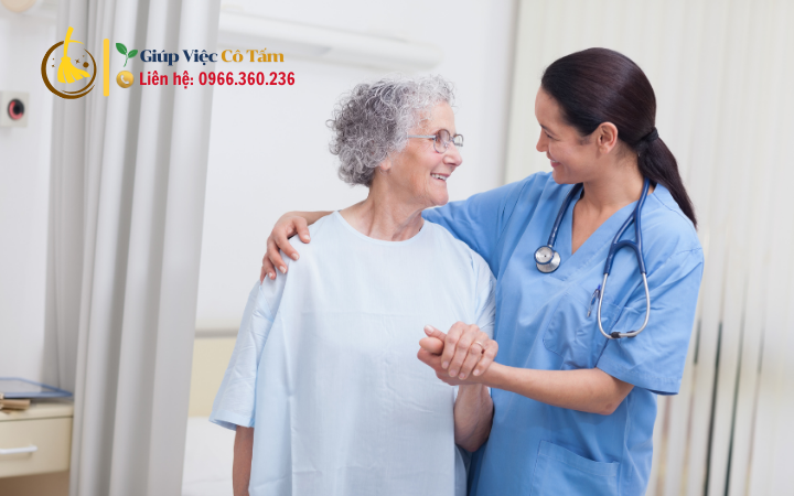 Những sai lầm khi xác định lương giúp việc chăm người già