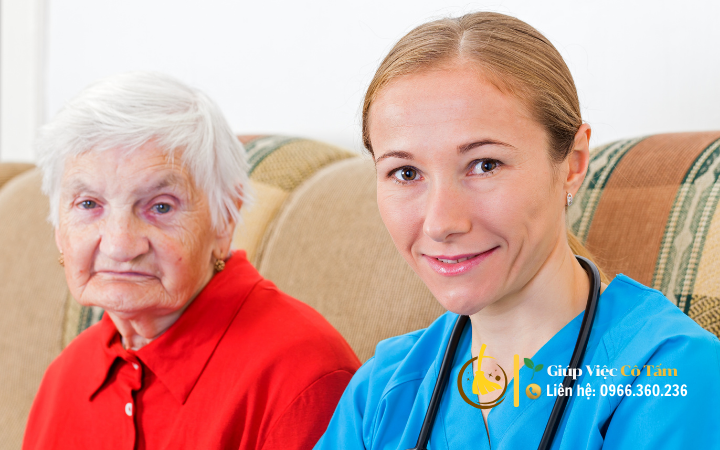 Giúp việc chăm người già: Câu chuyện từ những thất bại.