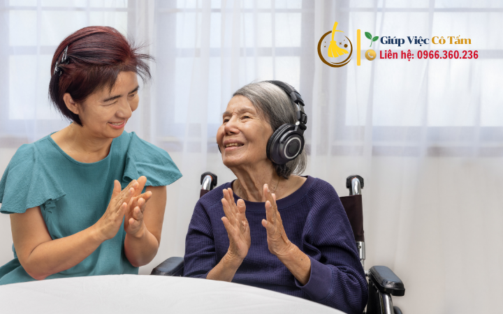 Hành trình tìm người giúp việc chăm người già và lương phù hợp