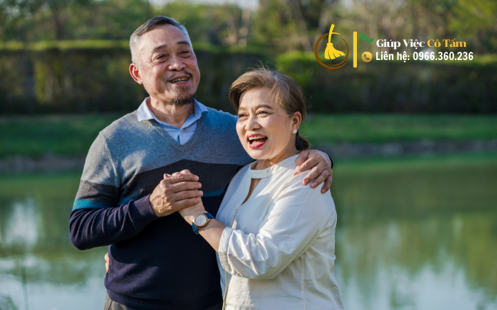 Tư vấn mức lương giúp việc chăm người già cho người mới