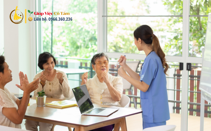 Cách tiếp cận giúp việc chăm người già chuyên nghiệp linh hoạt.