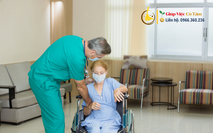 giúp việc chăm người già chuyên nghiệp