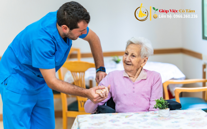 Giúp việc chăm người già, người bệnh tại Đông Anh, Hà Nội.