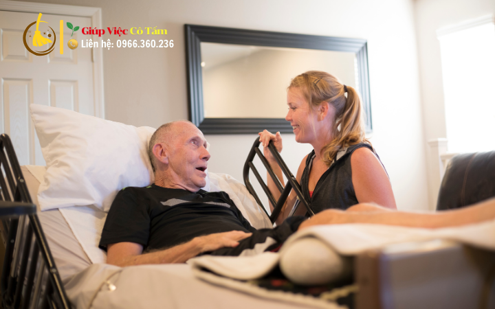 Giúp việc chăm người già, người bệnh tại Gia Lâm, Hà Nội.