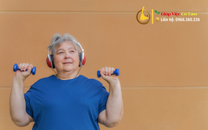 Giúp việc chăm người già, người bệnh tại Phú Xuyên, Hà Nội.