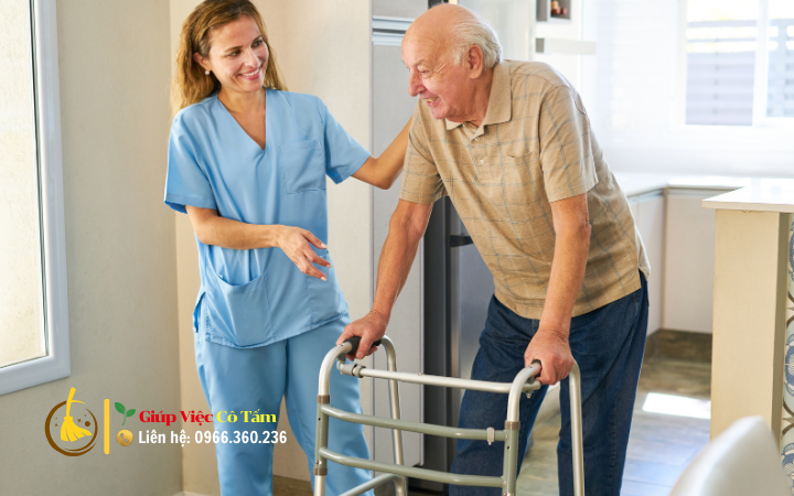 Chăm sóc người già bị tai biến với tâm lý tích cực.