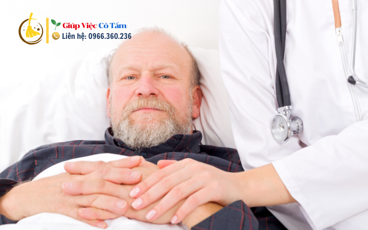 5 kỹ năng giao tiếp với người già nằm một chỗ hiệu quả