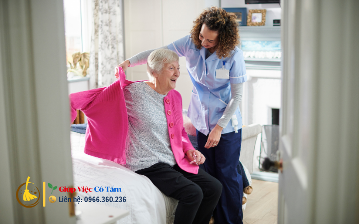 Chăm sóc người già bị alzheimer: Từ dinh dưỡng đến tâm lý