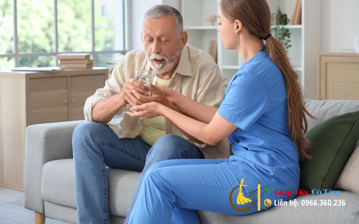 Chăm sóc người già bệnh nặng: Giảm đau sống khỏe.