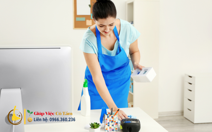 Tận tình phục vụ tại trung tâm giới thiệu việc làm Hà Nội.