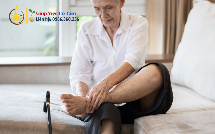 Chăm sóc người bệnh cao tuổi cần lưu ý điều gì?.