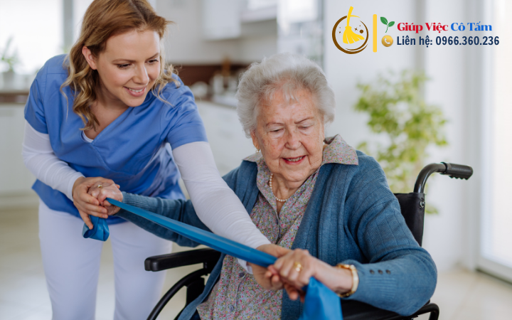 Chăm sóc người bệnh cao tuổi: Quan tâm đến dinh dưỡng.