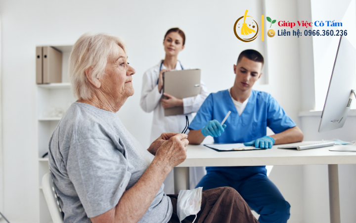 Chăm sóc người bệnh cần theo dõi y tế để tránh biến chứng.