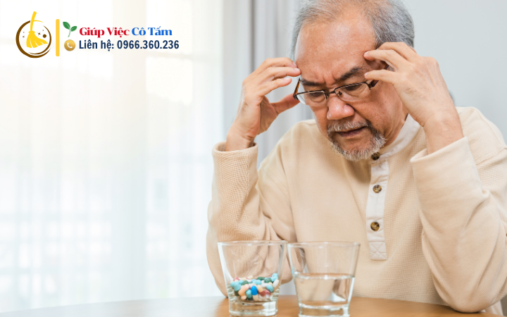 Hướng dẫn chăm sóc người già bệnh nặng tại nhà hiệu quả.