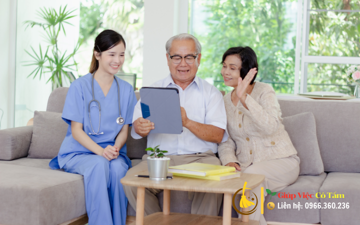 Hỗ trợ tinh thần trong chăm sóc người bệnh nặng tại nhà.