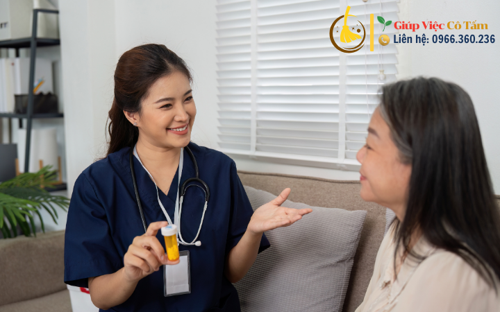 Chăm sóc người già mất trí nhớ: Những điều cần tránh.